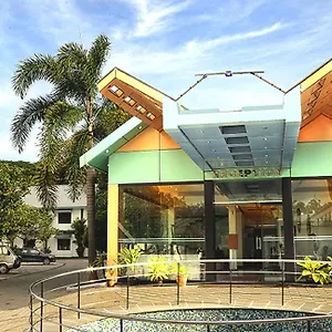 Hotel Palm Shore, Palakkad